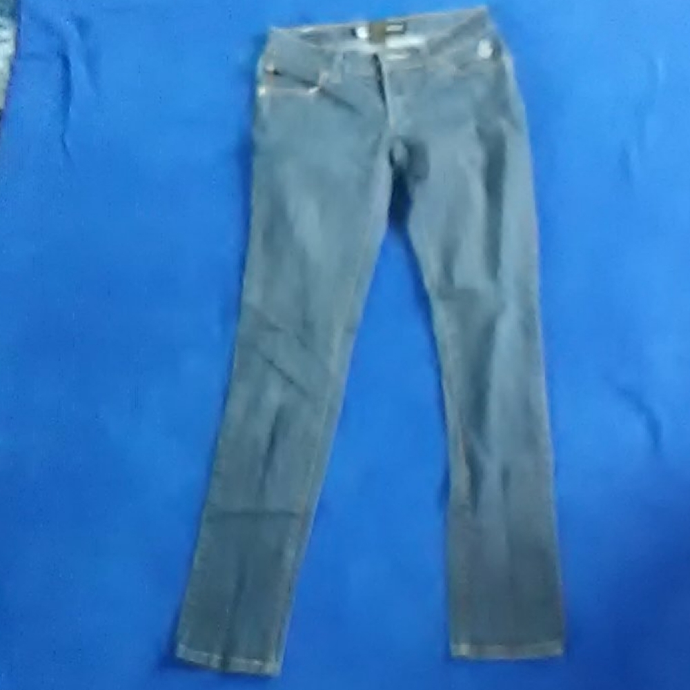 ⏳ Rocawear jeans size 7.